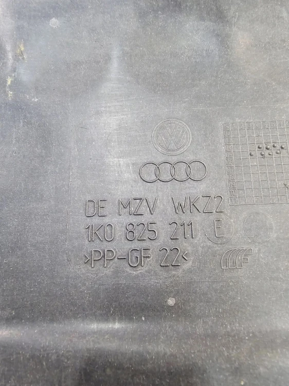 OSŁONA PODWOZIA LEWA AUDI A3 8P 1K0825211E
