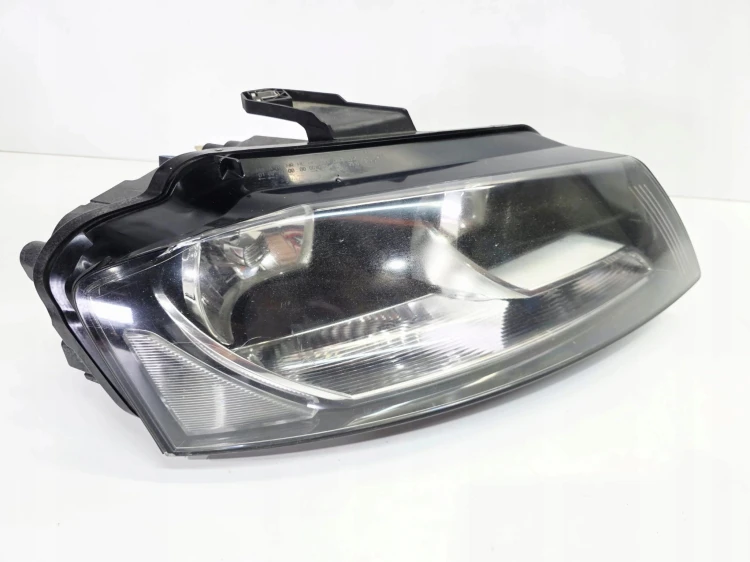 REFLEKTOR LAMPA PRAWY PRZÓD AUDI A3 8P 8P0941004BC UK