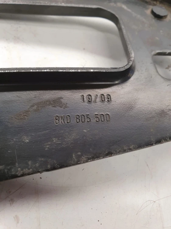 PŁYTKA USTALAJĄCA PAS PRZEDNI AUDI A4 B8 8K0805500