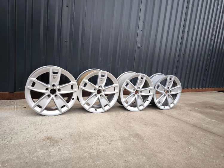 FELGI FELGA KOMPLET VW SKODA AUDI A3 A4 A6 7.5J R17 ET56 8P0601025BL Z*64*