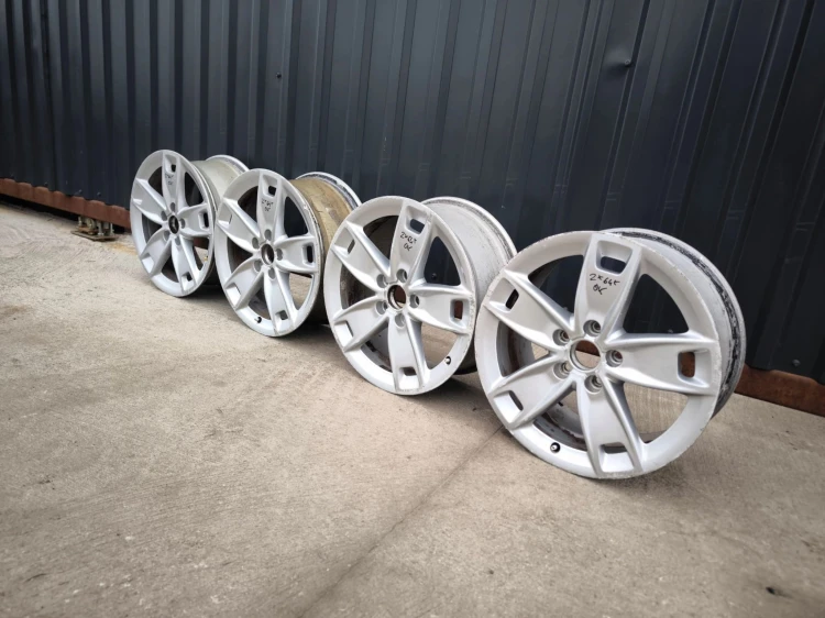 FELGI FELGA KOMPLET VW SKODA AUDI A3 A4 A6 7.5J R17 ET56 8P0601025BL Z*64*