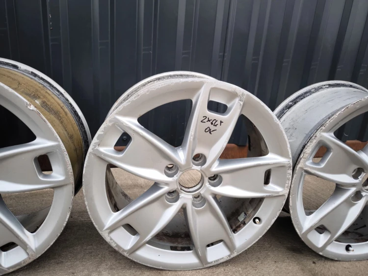 FELGI FELGA KOMPLET VW SKODA AUDI A3 A4 A6 7.5J R17 ET56 8P0601025BL Z*64*