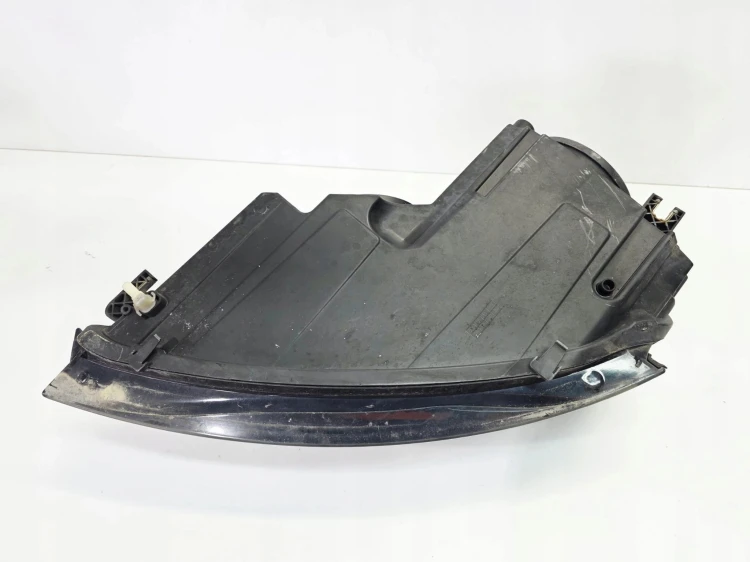 REFLEKTOR LAMPA PRAWY PRZÓD AUDI A3 8P 8P0941004BC UK