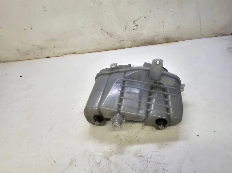 ZBIORNICZEK WYRÓWNAWCZY AUDI A6 C8 4K 4K0121405K