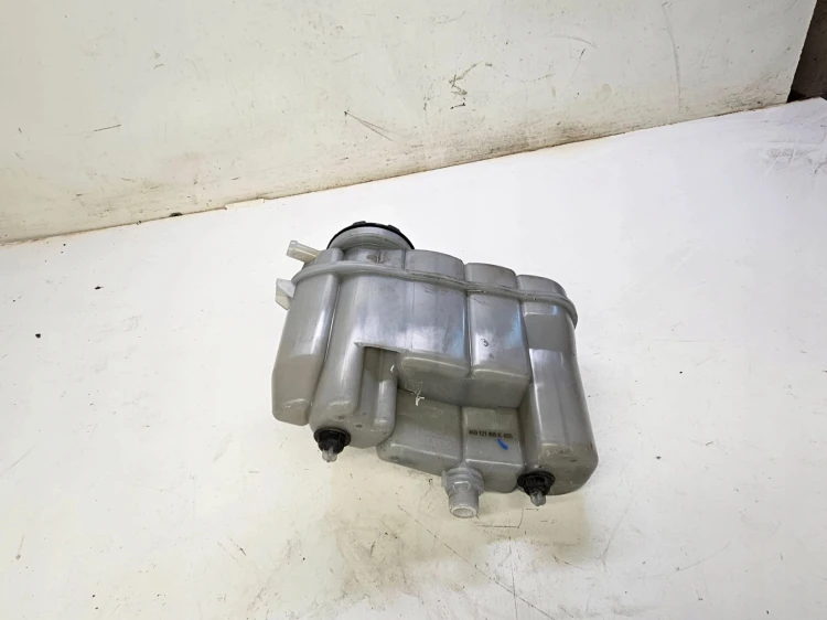 ZBIORNICZEK WYRÓWNAWCZY AUDI A6 C8 4K 4K0121405K