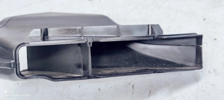 WLOT DOLOT POWIETRZA AUDI A6 C6 4F0129618J