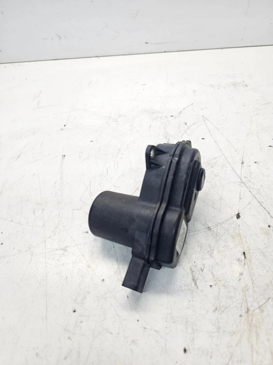 SILNICZEK HAMULCA RĘCZNEGO AUDI A6 C7 LIFT A7 LIFT Q5 32337647C