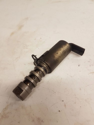ZAWÓR FAZ ROZRZĄDU AUDI 1.8 2.0 TFSI 06E109257L