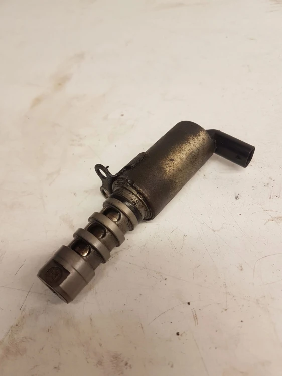 ZAWÓR FAZ ROZRZĄDU AUDI 1.8 2.0 TFSI 06E109257L