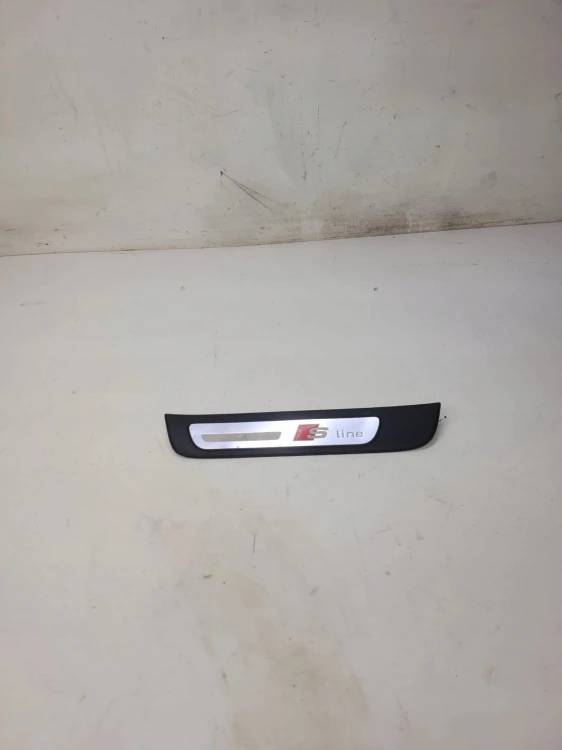 LISTWA PROGOWA LEWY TYŁ AUDI A4 B8 8K0853375B
