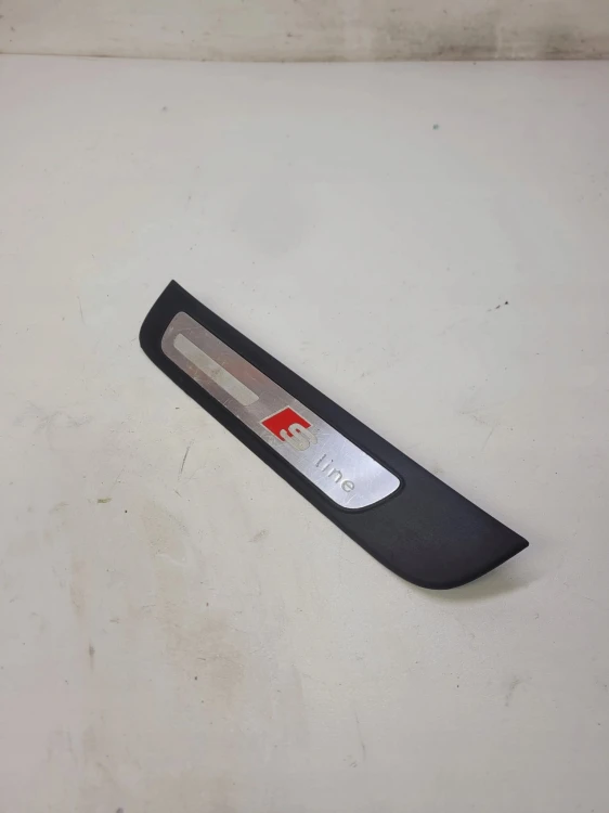 LISTWA PROGOWA LEWY TYŁ AUDI A4 B8 8K0853375B
