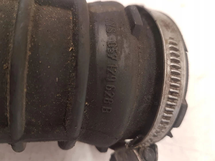 RURA PRZEWÓD WĄŻ POWIETRZA AUDI A8 D3 057129628B