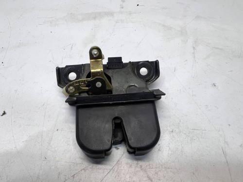 ZAMEK KLAPY TYŁ AUDI A3 8L 8L0827505G
