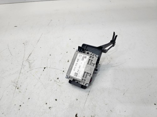 WZMACNIACZ ANTENOWY + UCHWYT AUDI A6 A7 A8 Q3 A3 4H0035456
