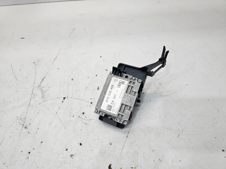 WZMACNIACZ ANTENOWY + UCHWYT AUDI A6 A7 A8 Q3 A3 4H0035456