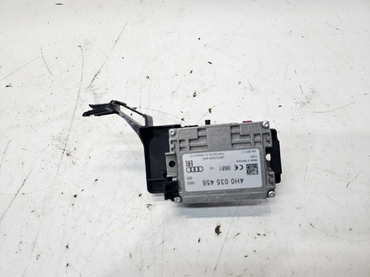 WZMACNIACZ ANTENOWY + UCHWYT AUDI A6 A7 A8 Q3 A3 4H0035456