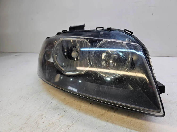 REFLEKTOR PRAWY AUDI A3 8P LIFT 8P0941004L UK