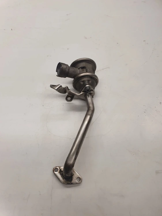 ZAWÓR EGR PRAWY AUDI A6 C6 A8 4.2 BVJ 079131101H