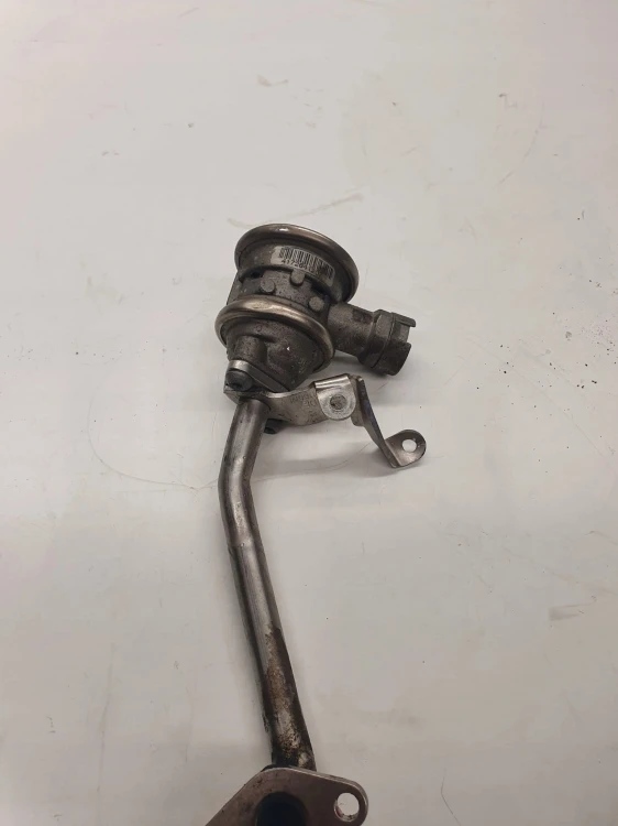 ZAWÓR EGR PRAWY AUDI A6 C6 A8 4.2 BVJ 079131101H