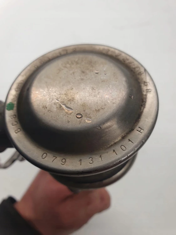 ZAWÓR EGR PRAWY AUDI A6 C6 A8 4.2 BVJ 079131101H