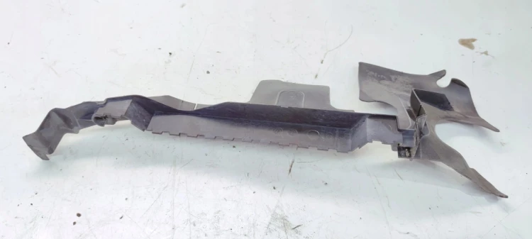 KIEROWNICA POWIETRZA PRAWA AUDI A6 C6 4F0121284AR