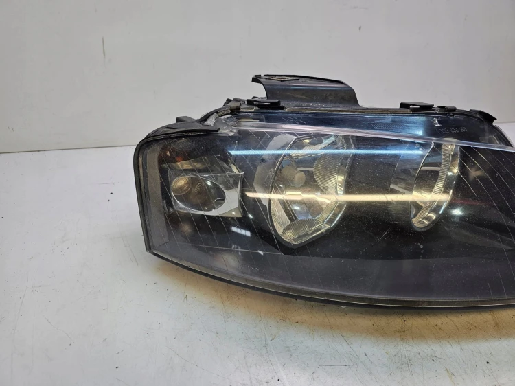 REFLEKTOR PRAWY AUDI A3 8P LIFT 8P0941004L UK