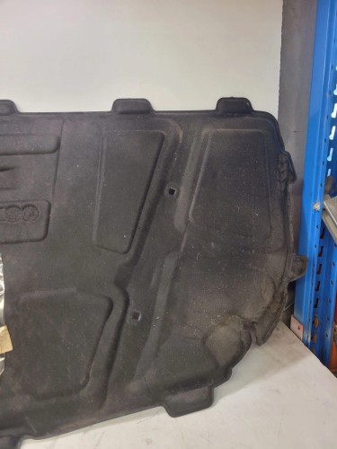 WYGŁUSZENIE MASKI AUDI A5 8T 8T0863825