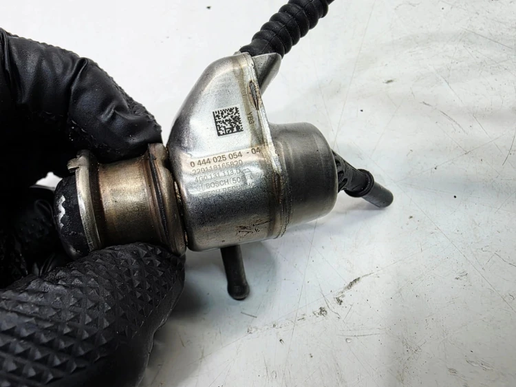 WTRYSKIWACZ WTRYSK PŁYNU ŚRODKA REDUKUJĄCEGO AUDI A4 A6 A7 Q5 4G0131113D