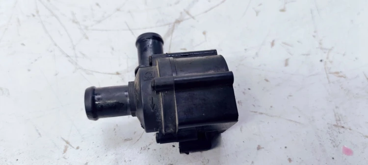 DODATKOWA POMPA WODY ZAWÓR AUDI A4 B8 06H121601J