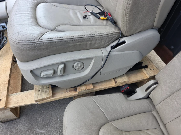 FOTEL FOTELE AUDI Q7 4L 7 OSÓB SKÓRA PODGRZEWANE MONITORY BOSE KOMPLET !!!