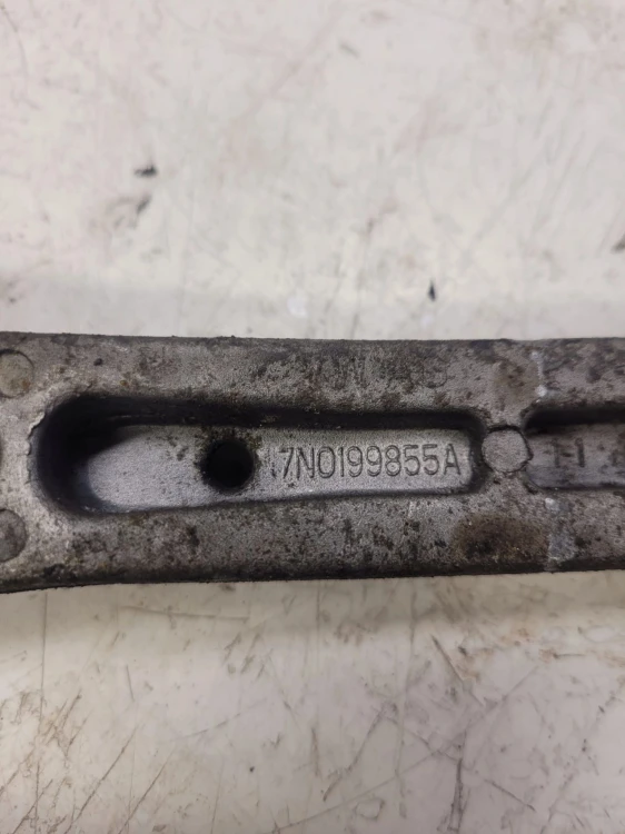 ŁAPA PODUSZKA SILNIKA AUDI Q3 VW SEAT 7N0199855A
