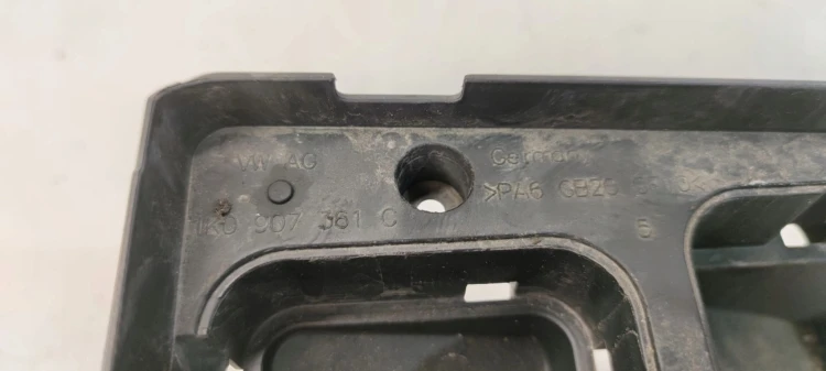 PODSTAWA BEZPIECZNIKÓW OBUDOWA AUDI A3 1K0907361C