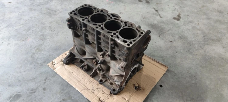 BLOK SILNIKA AUDI VW SEAT BKD 1.9 2.0 TDI 038021CF
