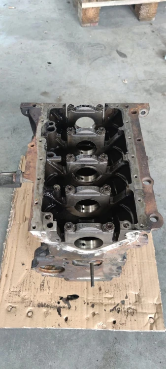 BLOK SILNIKA AUDI VW SEAT BKD 1.9 2.0 TDI 038021CF