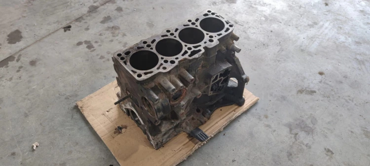 BLOK SILNIKA AUDI VW SEAT BKD 1.9 2.0 TDI 038021CF