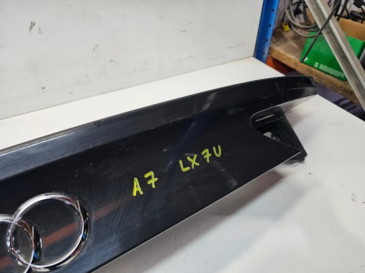 BLENDA SPOILER KLAPY TYŁ S LINE AUDI A7 4G S-LINE LX7U 4G8827086E