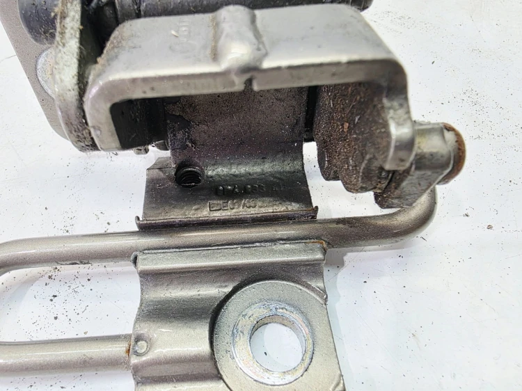 ZAWIAS DRZWI TYLNY LEWY DOLNY AUDI A3 8P 8P4833411