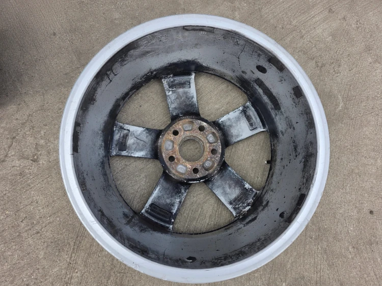 FELGA FELGI VW AUDI SKODA A3 A4 A6 8.0J R18 ET47 8K0601025Q 18/26 KOMPLET