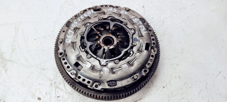 SPRZĘGŁO KOŁO DWUMAS AUDI A3 8V 1.8 06J105266AK