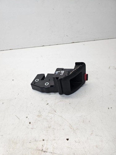 ZAMEK KANAPY LEWY TYŁ AUDI Q3 8U VW SEAT SKODA 1K0885681M