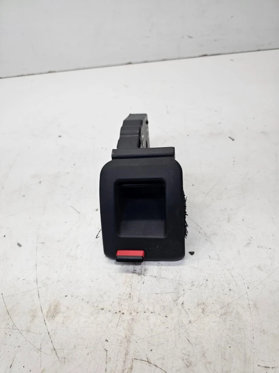ZAMEK KANAPY LEWY TYŁ AUDI Q3 8U VW SEAT SKODA 1K0885681M