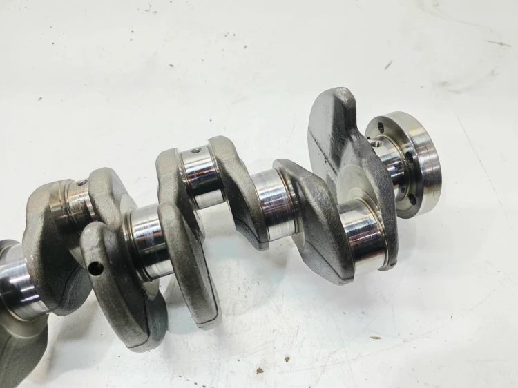 WAŁ KORBOWY AUDI VOLKSWAGEN SEAT SKODA 2.0 TDI CFF CJC 38AA 5/26 ZATARTY