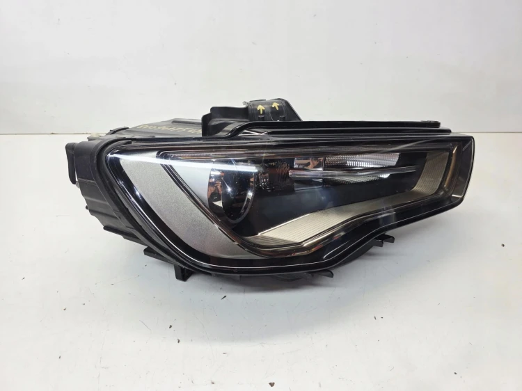 REFLEKTOR PRAWY PRZÓD BI XENON LED SKRĘTNY AUDI A3 8V 8V0941754A 44/25