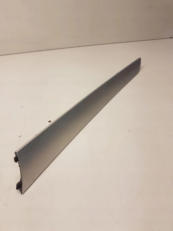 LISTWA DEKOR DRZWI PRAWY TYŁ AUDI A4 B8 8K0867420
