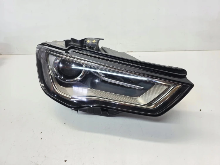 REFLEKTOR PRAWY PRZÓD BI XENON LED SKRĘTNY AUDI A3 8V 8V0941754A 44/25