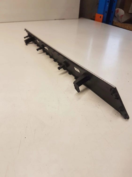LISTWA DEKOR DRZWI PRAWY TYŁ AUDI A4 B8 8K0867420