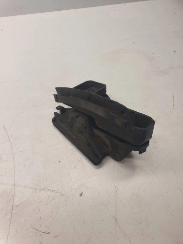 ŚLIZG ZDERZAKA PRAW TYŁ AUDI A6 C6 4F9807892 AVANT