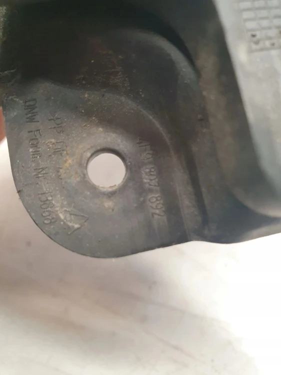 ŚLIZG ZDERZAKA PRAW TYŁ AUDI A6 C6 4F9807892 AVANT