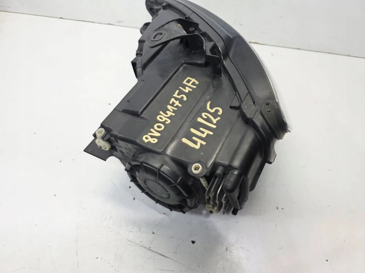 REFLEKTOR PRAWY PRZÓD BI XENON LED SKRĘTNY AUDI A3 8V 8V0941754A 44/25