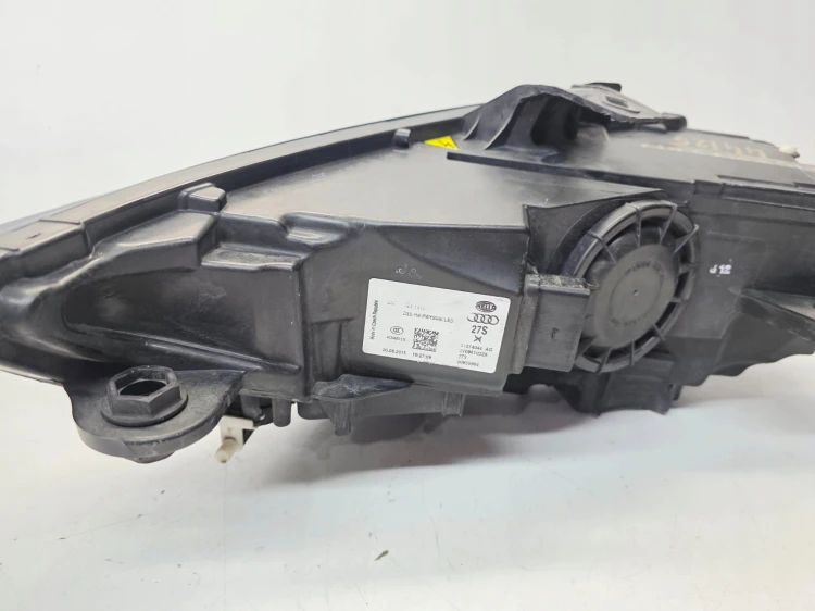 REFLEKTOR PRAWY PRZÓD BI XENON LED SKRĘTNY AUDI A3 8V 8V0941754A 44/25